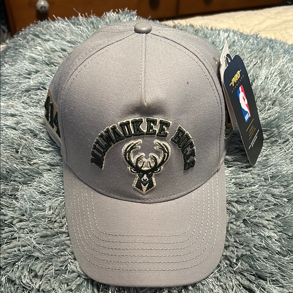 Milwaukee Bucks Gray Cap